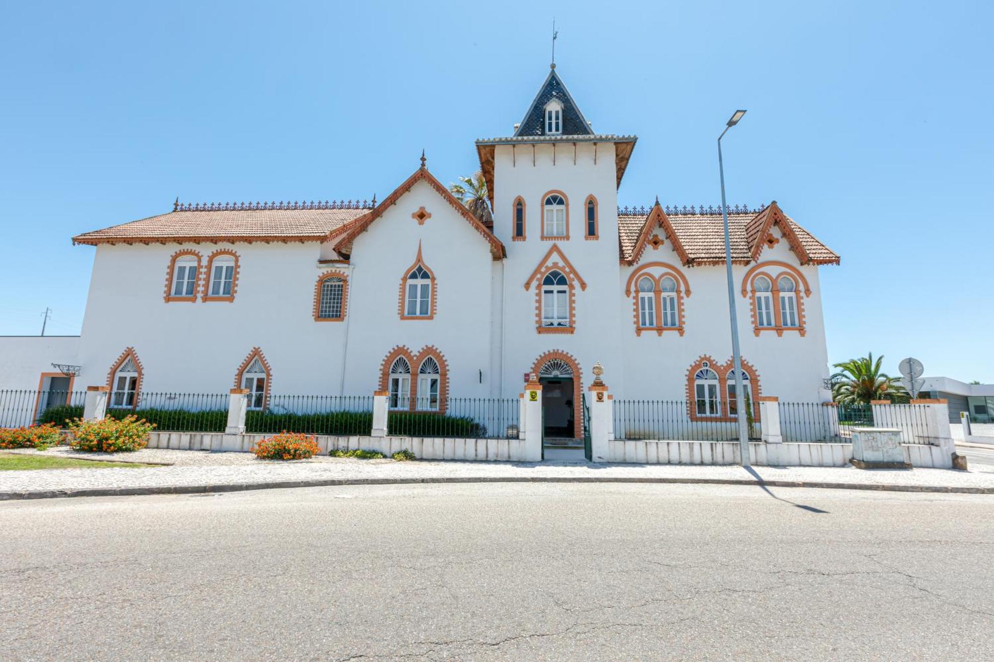 Dona Amelia Hostel Abrantes Exterior photo